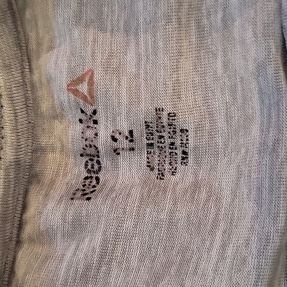 Boys Top Reebok - Picture 3 of 4